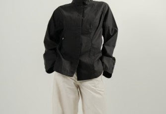STYLE GUIDE: The Black Edit – Mendefinisikan Ulang Seragam Minimalis Modern