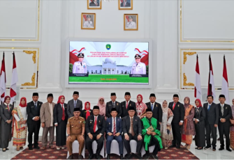 Walikota Bengkulu Dedy Wahyudi resmi melantik 10 pejabat eselon II di lingkungan Pemerintah Kota Bengkulu /Foto : MC 