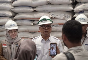 Wakil Gubernur Kepulauan Riau Nyanyang Haris Pratamura memastikan ketersediaan stok pangan, khususnya beras dan minyak goreng merk MinyaKita, dalam kondisi aman