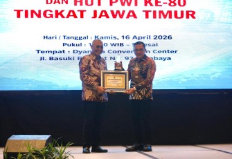 PWI Jatim Anugerahi Said Abdullah Tokoh Penjaga Fiskal Pro Rakyat