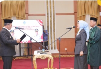 Gubernur Kepulauan Riau, H Ansar Ahmad resmi melantik Misni, SKM., M.Si. sebagai Sekretaris Daerah (Sekda) definitif Provinsi Kepulauan Riau di Gedung Daerah, Senin (27/4/2026)