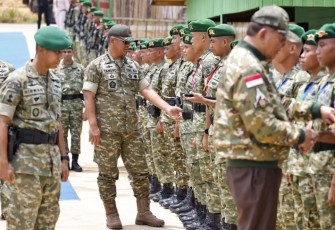 Wapang TNI Bersama Menhan RI saat Tinjau Kesiapan Yonif TP di Kalimantan Utara