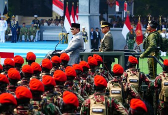 Panglima TNI Dampingi Presiden Prabowo Pimpin Upacara HUT ke-81 TNI Tahun 2026