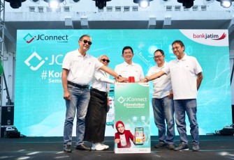 Bank Jatim saat Luncurkan JConnect Versi Terbaru
