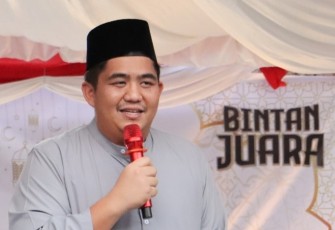 Bupati Bintan Roby Kurniawan saat menjemput pemuda-pemuda hebat Bintan yang siap andil dan ambil bagian, Jumat (03/04).