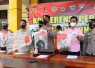 Polres Lebong Polda Bengkulu siang kemarin Kamis (28/04) saat menggelar konferensi pers terkait keberhasilan pengungkapan kasus pembunuhan sadis di Desa Tik Kuto Kecamatan Rimbo Pengadang. 