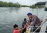 Ditpolairud Polda Bengkulu Bagikan Beras ke Nelayan