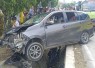 Minibus Toyota Calya ringsek setelah tabrak pengendara sepeda motor di jalan Ungaran Bawean Semarang 