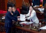 Puan saat Pimpin Pengesahan UU PPRT Serta UU Pelindungan Saksi dan Korban