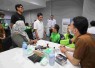 Wamenkes Prof dr Dante Saksono Harbuwono berdialog dengan driver gojek