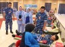 Danlanud Halim Perdanakusuma Marsma TNI Ali Gusman saat meninjau pelaksanaan donor darah di Jakarta, Sabtu (18/7)