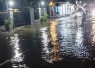 Jalan terendam banjir, Minggu (19/4)