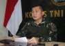 Kapen Koops TNI Habema Letkol Inf M. Wirya Arthadiguna memberikan keterangan terkait insiden ledakan di luar lingkungan Gereja Stasi Santo Paulus Nabuni, Distrik Agisiga, Kabupaten Intan Jaya, Papua Tengah, Minggu (17/5/26). (Pen Koops TNI Habema)