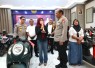 Polda Jatim Kembalikan Motor Korban Curanmor dan Begal Tanpa Biaya