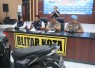Polres Blitar Kota Amankan Tiga Tersangka Perampasan Modus Jebak Korban Lewat Aplikasi Kencan