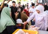Gubernur Jawa Timur Khofifah Indar Parawansa memimpin pelaksanaan Pasar Murah ke-77 Tahun 2026 di Halaman Pentungan Sari Waterpark, Desa Toyomarto, Kecamatan Singosari, Kabupaten Malang, Selasa (30/6)