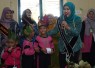 dr. Farida Rober Christanto, saat memantau pelaksanaan MPLS di KB/TK Aisyiyah Ceporan, Ngadiluwih, Kecamatan Matesih, Jumat (17/7/2026)