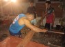 Lembur hingga malam mengerjakan rumah semi permanen