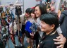 Wakil Menteri Ekonomi Kreatif, Irene Umar, saat meninjau stan kreator lokal pada HoYo FEST 2026 di Pondok Indah Mall 3, Jakarta, Sabtu (1/8/2026)