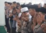 Polres Pasuruan Polda Jatim menggelar salat Ghaib dan doa bersama di Masjid Rofiqul Ummah Polres Pasuruan, untuk para korban kecelakaan lalu lintas