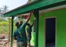 Pengecatan RTLH ibu Ety hampir rampung