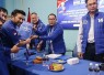 - Wakil Gubernur Jawa Timur Emil Elestianto Dardak secara resmi mengembalikan formulir pendaftaran calon Ketua DPD Partai Demokrat Jawa Timur. Penyerahan dilakukan di Kantor DPD Partai Demokrat Jatim