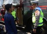 Polres Pelabuhan Tanjung Perak Gelar Ramp Check Bus Peziarah di Sunan Ampel