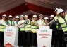 Kepala BP Batam/Wali Kota Batam Amsakar Achmad, didampingi Wakil Kepala BP Batam/Wakil Wali Kota Batam Li Claudia Chandra dan Ketua Yayasan Merah Putih Eddy Hussy