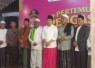 Bupati Jember Muhammad Fawait saat bertemu dengan para pengasuh pondok pesantren se-Kecamatan Pakusari dalam agenda Bunga Desaku di Seger Nusantara, Senin (20/7/2026) malam.