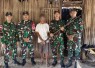 Warga Perbatasan Serahkan Senjata Api Springfield kepada Satgas Pos Motamasin, Wujud Kepercayaan dan Dukungan terhadap Keamanan Wilayah